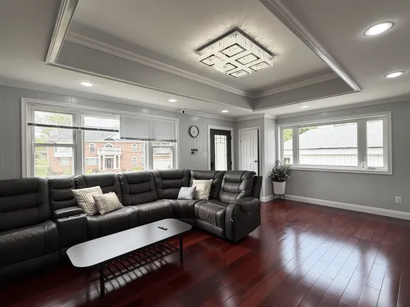 3217 Nottage Ln, Falls Church, VA 22042