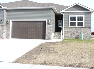 1712 Montclair Pl, Fort Atkinson, WI 53538