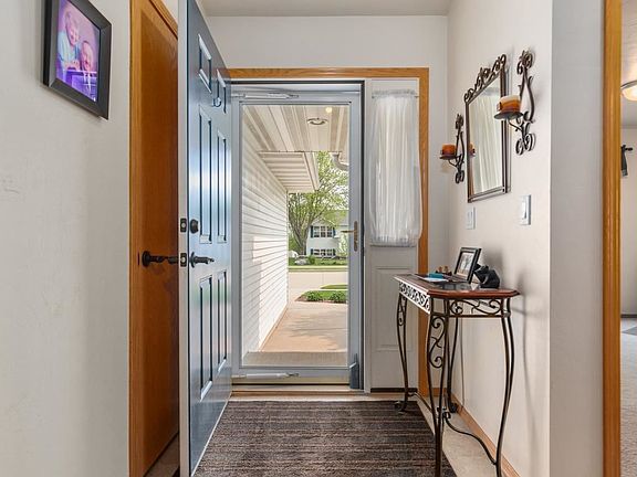 4th image of 3229 Bellfield Dr
