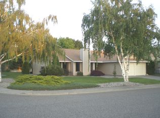 632 Meadows Dr E, Richland, WA 99352