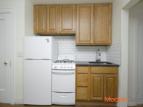 3rd image of 3119 33rd St APT 5