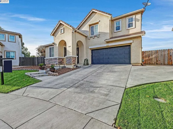1377 Cougar Creek Dr, Patterson, CA 95363