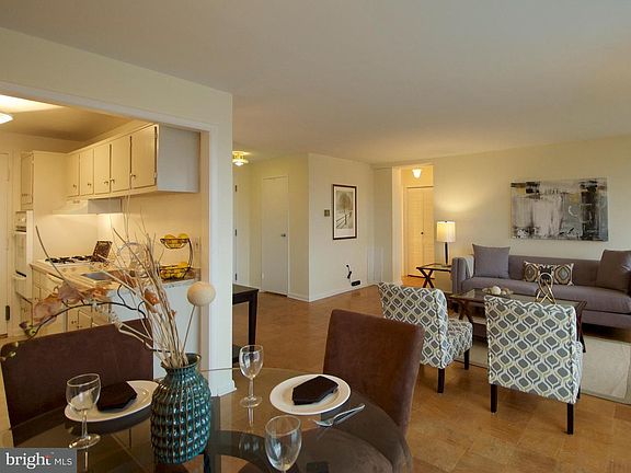 2nd image of 10201 Grosvenor Pl APT 1404