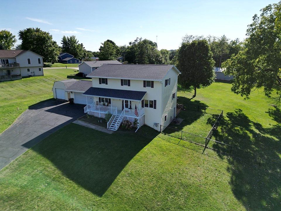 1st image of 224 Quarry Ln