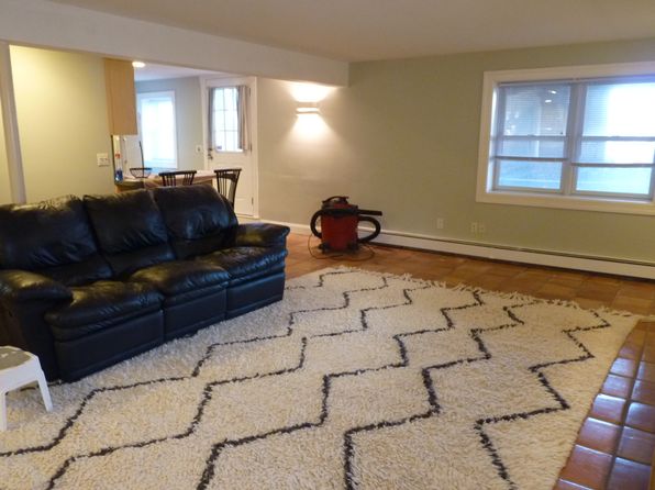 (undisclosed Address), Mount Sinai, NY 11766