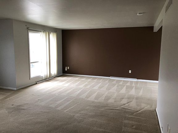 5th image of 2403 W 63rd Ave