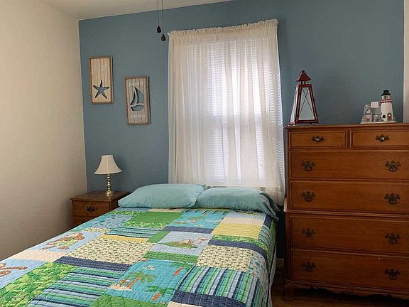 Rear house 1st floor bed 1