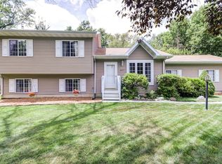 307 4th St, Fisher, IL 61843
