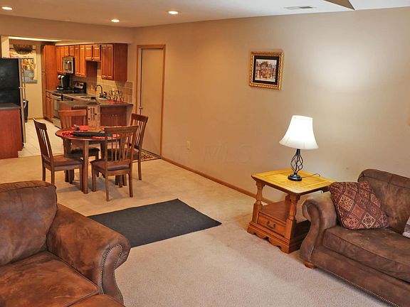 5th image of 26 Woodberry Dr