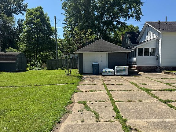 3rd image of 206 6th St