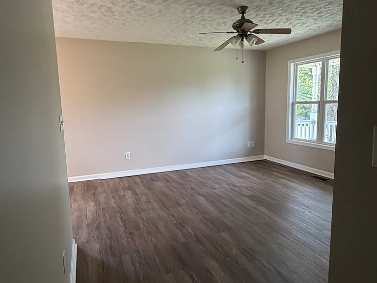 202 Pulliam St — Photo 8