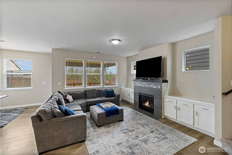 5th image of 16028 77th Avenue Ct E
