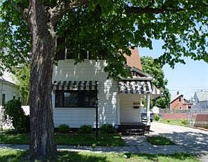 2nd image of 1308 Tecumseh St