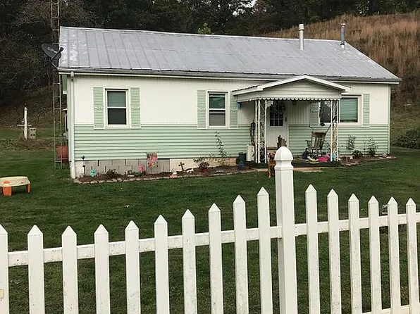 7821 Wadesville Rd, Belleville, WV 26133
