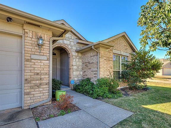 3rd image of 2316 NW 160th Pl