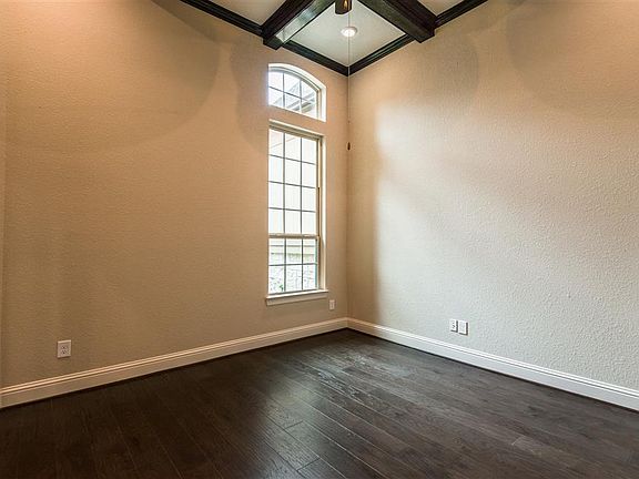 4th image of 1011 Pleasant Pines Ln