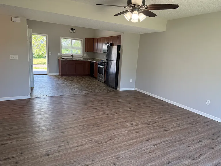 927 Quail Run — Photo 4