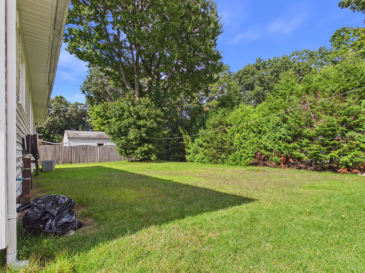 3 bed, 1150 sqft, $2,950 — Photo 4