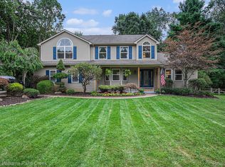 1847 High Pointe Dr, Oxford, MI 48371