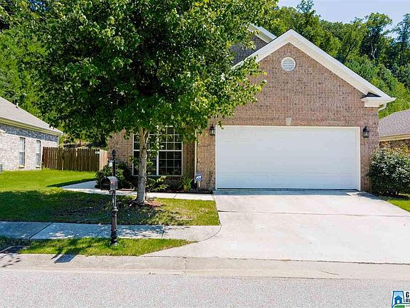 2nd image of 1041 Castlemaine Dr