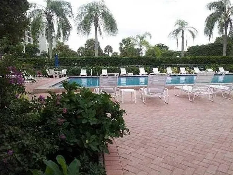 3150 N Palm Aire Dr #801 — Photo 28