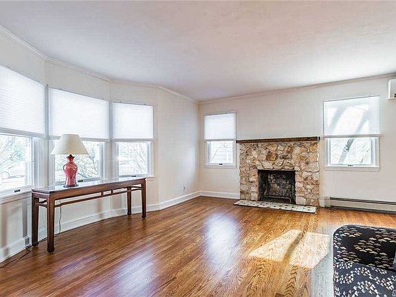 4th image of 46 Harrison Ave