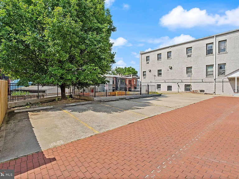 430 Irving St NW #102 — Photo 29