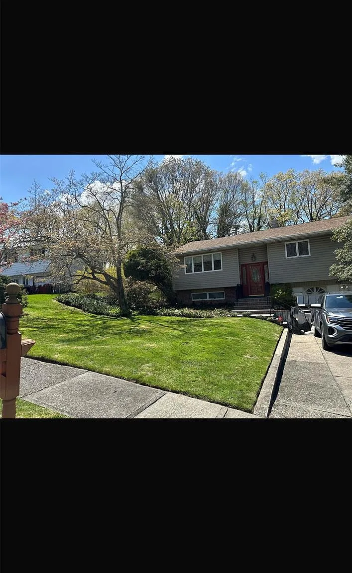 4 bed, 1.5 bath, 1800 sqft, $4,900 — Photo 1