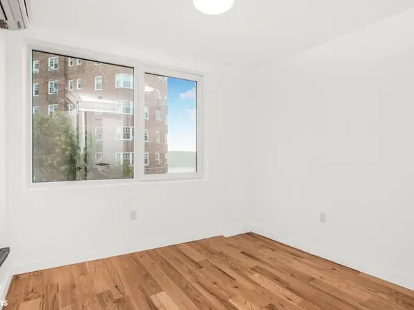 205 Cabrini Boulevard image 12 of 20