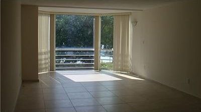 4th image of 1601 NE 191st St APT 216