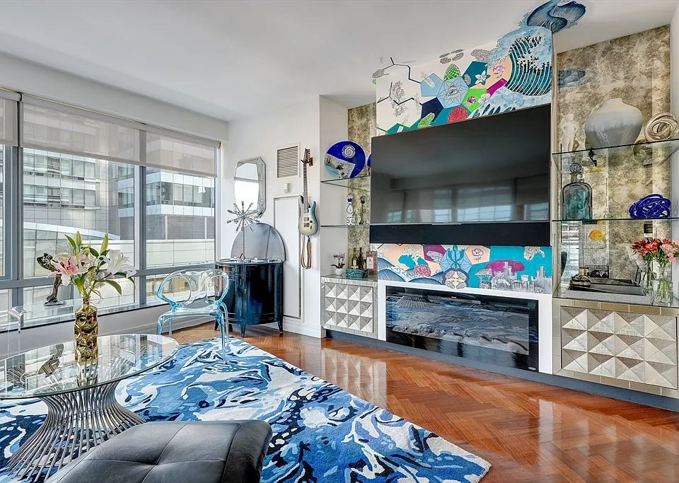 1 Avery St #10D