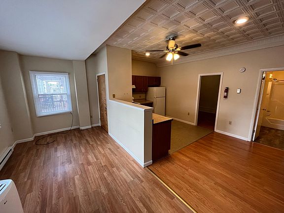 4th image of 146 W High St APT 1