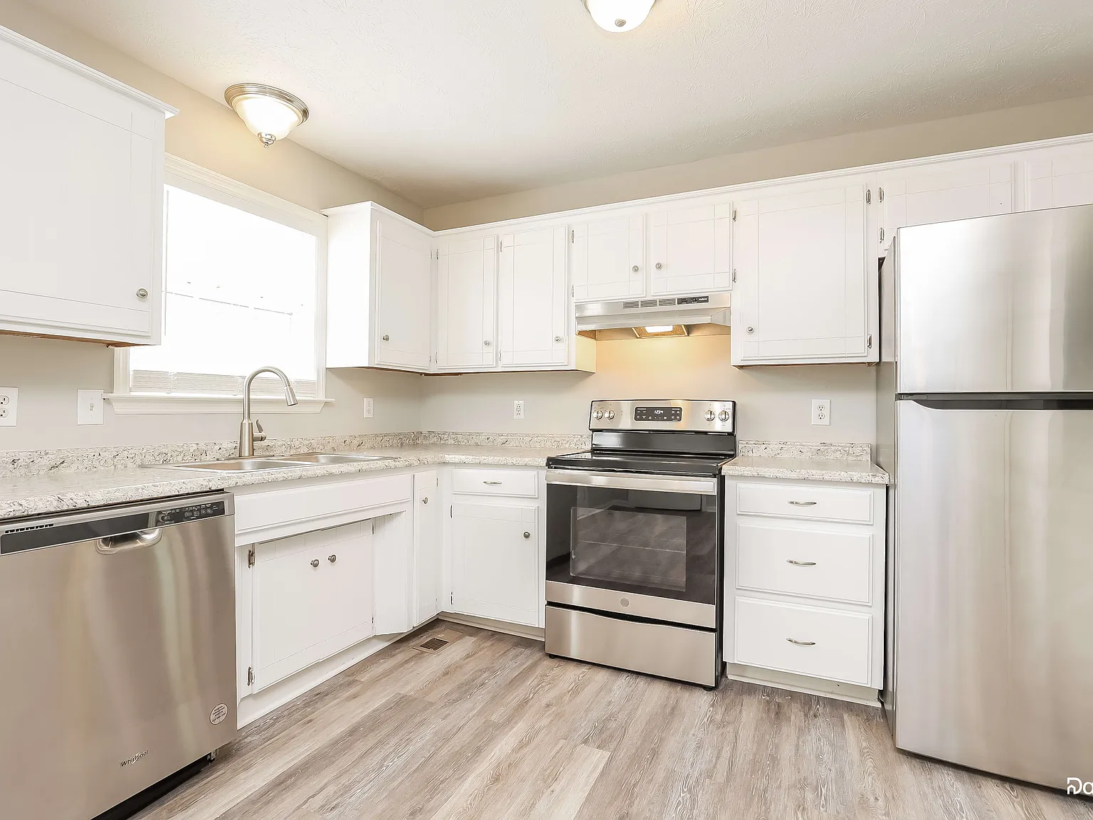3 bed, 2.5 bath, 1650 sqft, $2,135 — Photo 4