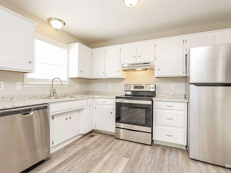 108 Wortham Ct — Photo 4