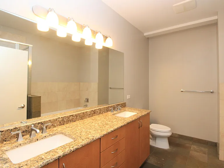 1870 N Winnebago Ave #2D — Photo 15