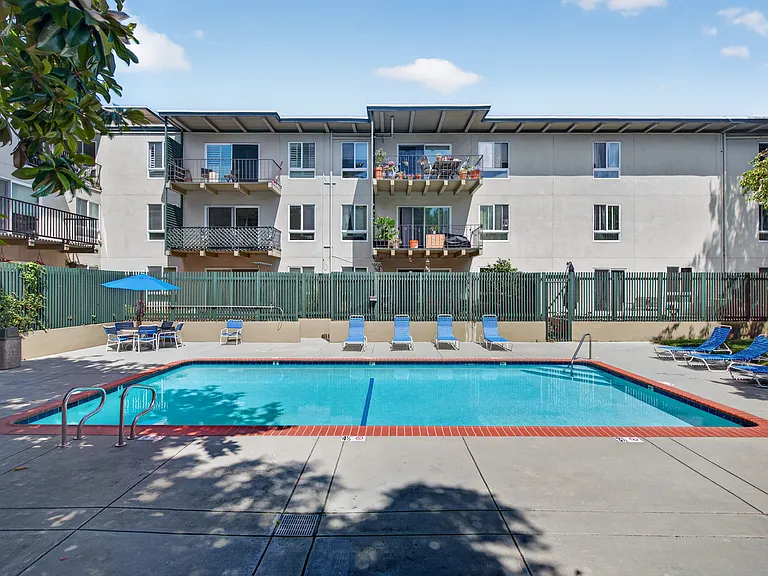 827 N Humboldt St — Photo 26