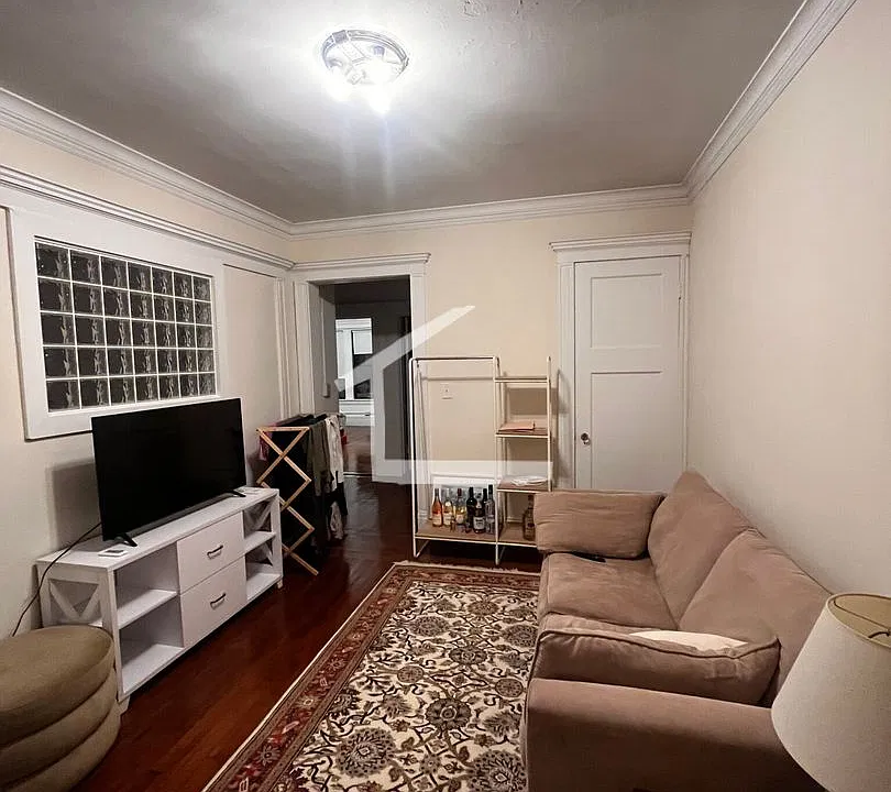 452 Park Dr #6L