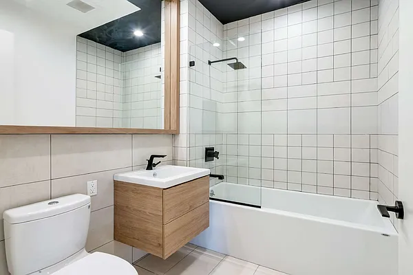 Rented by EXR | media 43