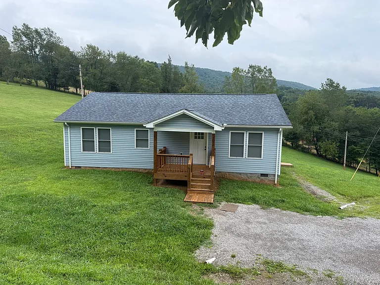 1070 Blue Grass Trl — Photo 1