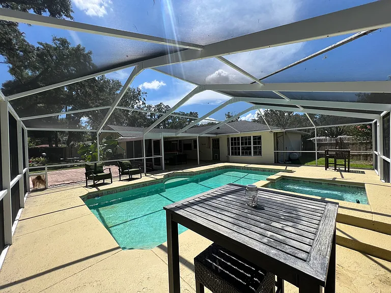 630 Queens Cir — Photo 31