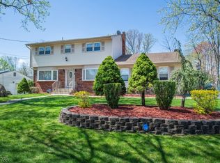 8 Lodge Ln, Parsippany, NJ 07054