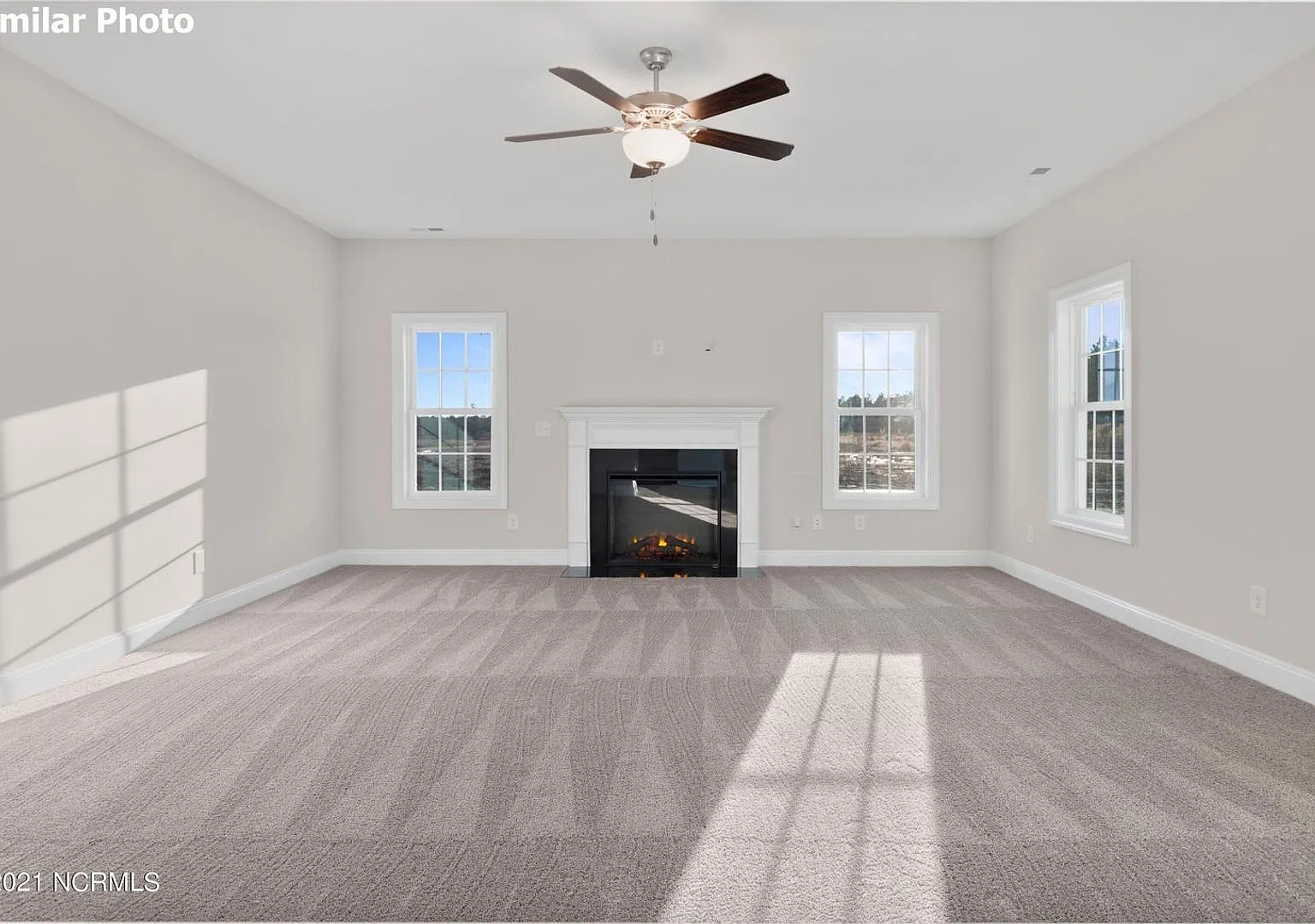 4 Bedroom with flex space — Photo 4