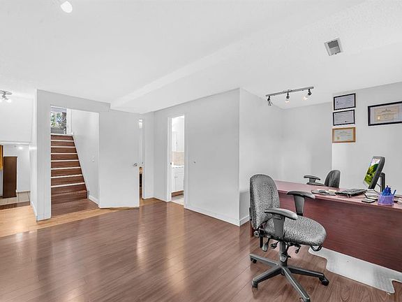 4th image of 6537 E 68th St NE