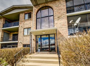 13240 W Circle Drive Pkwy APT 304, Crestwood, IL