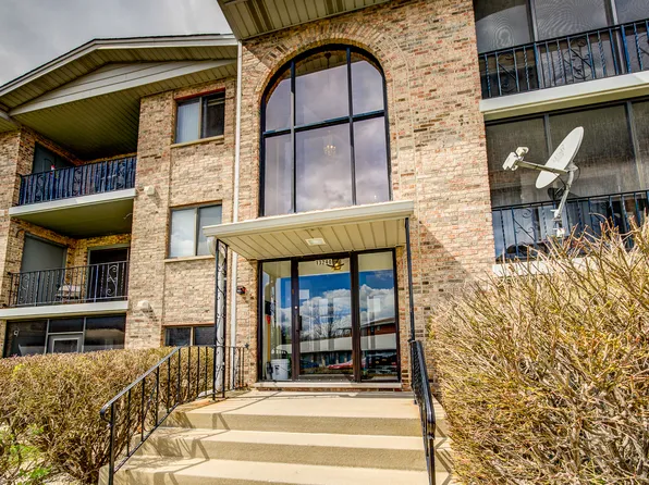 13240 W Circle Drive Pkwy APT 304, Crestwood, IL 60418