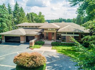 4951 Elmgate Dr, Orchard Lake, MI