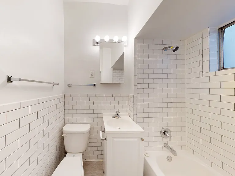 5401-5403 S. Woodlawn Avenue — Photo 3