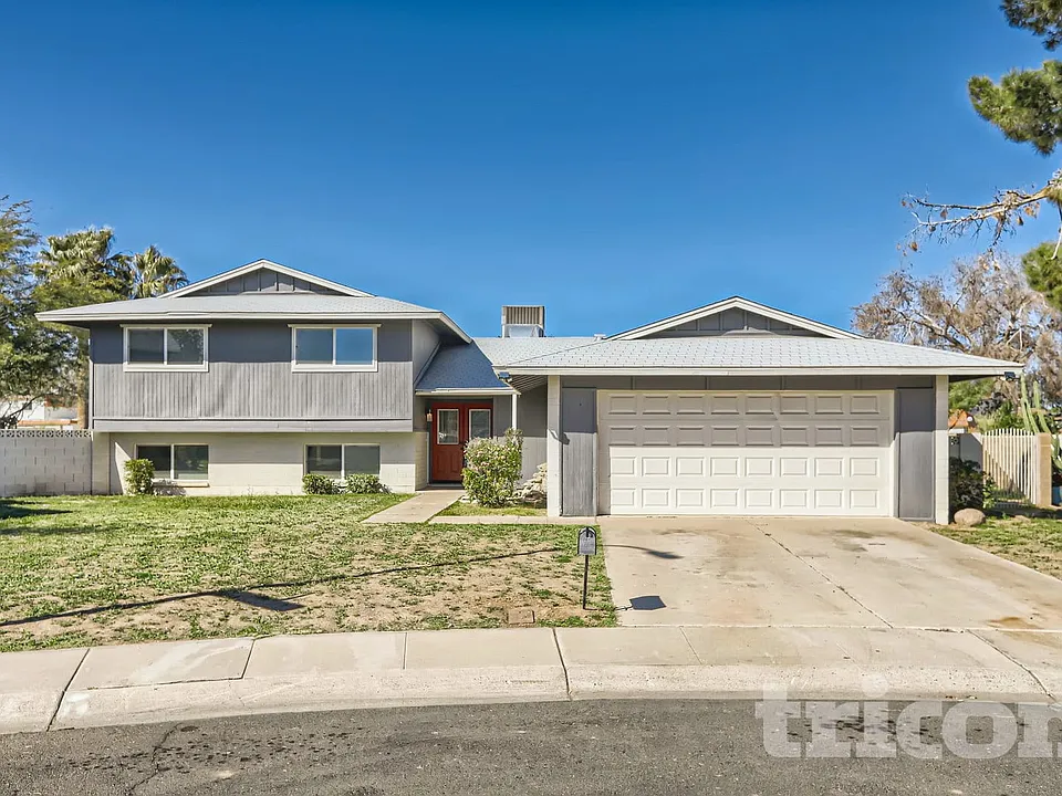 4820 W Hayward Ave