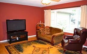 LIving Rm with Window