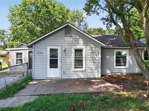216 S Hunter St, Independence, MO 64050